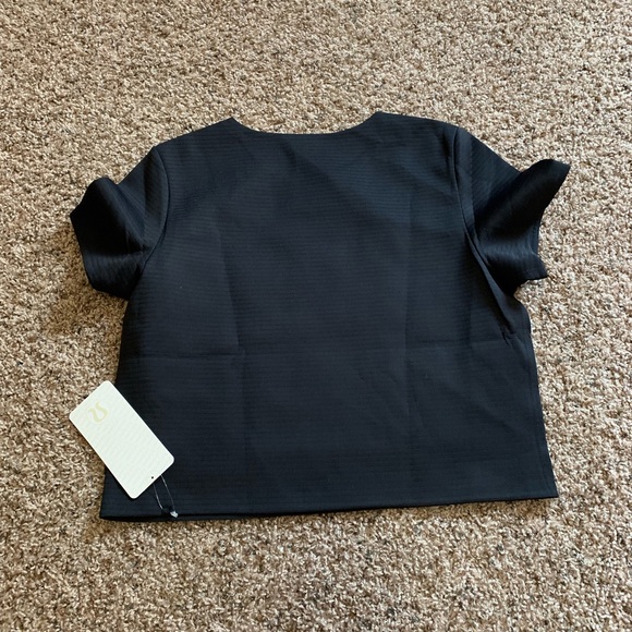 Lululemon Shaped Short Sleeve (Solid) - Picture 5 of 6